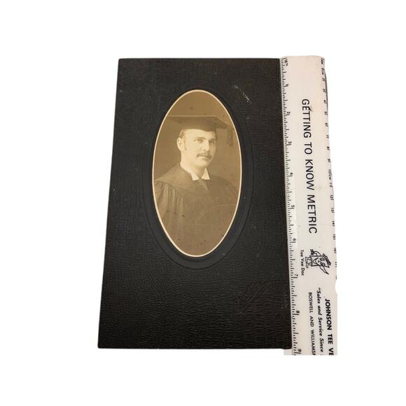 Antique Photograph Cabinet Card Hamilton Man In University Graduation Cap & Gown - Picture 2 of 5